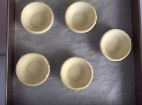 蛋挞皮提前拿出软化