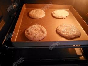 放入预热好的烤箱，190度，20分钟