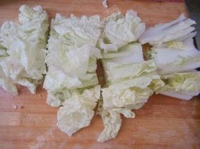 将白菜切成段