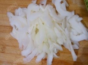 菜瓜去皮切成薄片