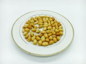 把油炸的花生米去皮