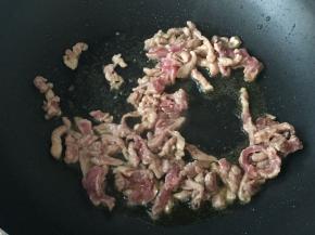 滑炒肉丝至变色