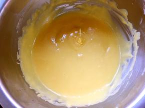 搅拌好的面糊，顺滑流畅，无颗粒