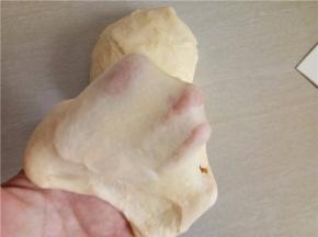 揉至扩展阶段能拉出薄膜。