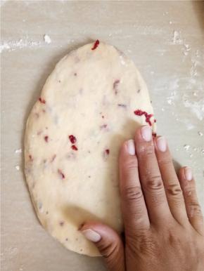 用手拍掉大汽泡。