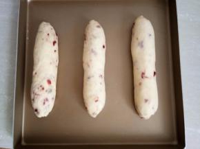 依次排入烤盘中。