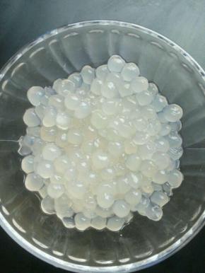 然后捞出放凉开水中过凉