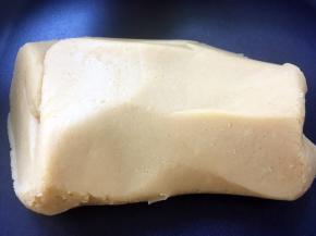 炒至豆沙细腻光滑，能成团即可关火