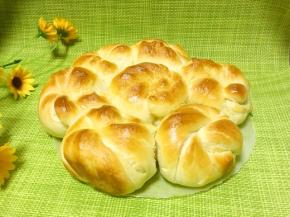 美味的花朵面包就做好啦，还有拉丝呢