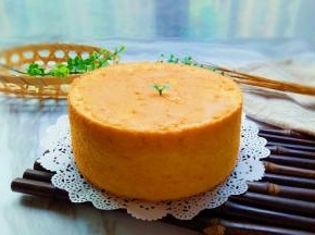 出炉后，轻震一下倒扣晾凉，脱模！