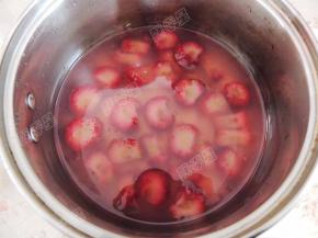 倒入煮锅中，加入适量水