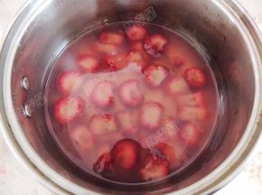 倒入煮锅中，加入适量水