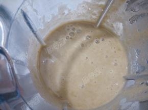 用料理机将绿豆打碎