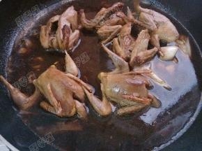 加入水小火焖二十分钟