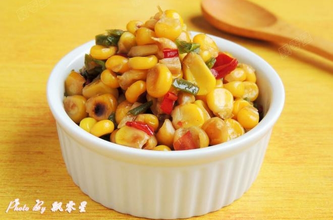 青红椒炒玉米粒