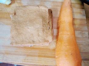 原材料：豆腐干，胡萝卜