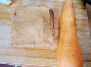 原材料：豆腐干，胡萝卜