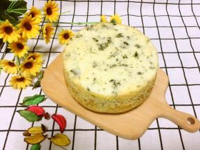 入烤箱150度烤40分钟，出炉倒扣，凉透脱模