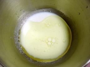 牛奶加玉米油