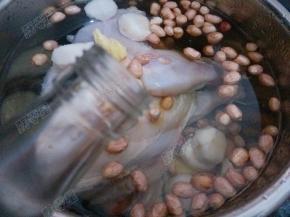 加入一点白醋和料酒