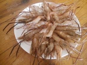 虾洗净沥干