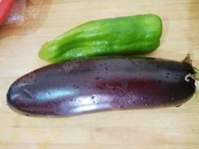原材料：茄子，青椒