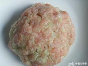 搅拌均匀搓成团