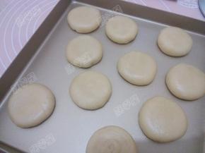 将所有的生坯做好后放入烤盘