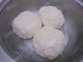 盖上保鲜膜第二次发酵