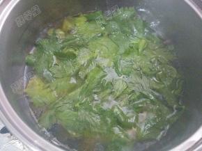芹菜叶焯水