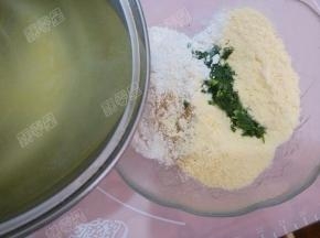 .再倒入焯芹菜的水