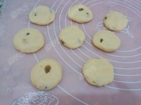 再按扁成饼生坯