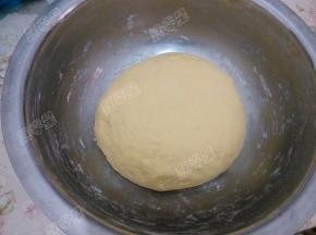 将面团发酵至1.5倍