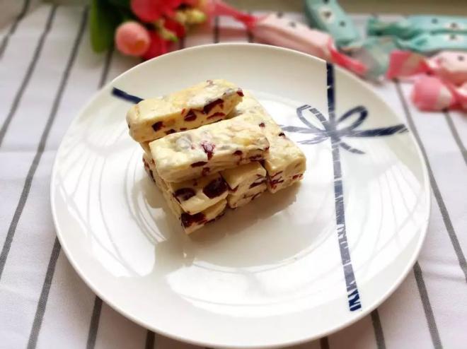 蔓越莓花生牛轧糖