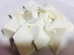 嫩豆腐切块
