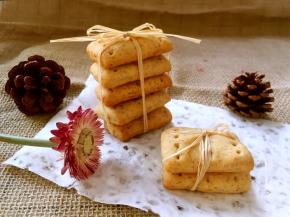 淡淡的苏打味道加上麦香味，很好吃