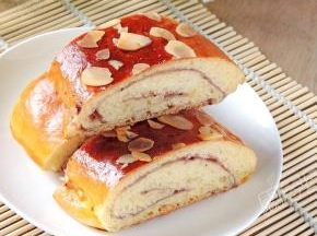 烤箱预热180度，中层上下火烤20分钟