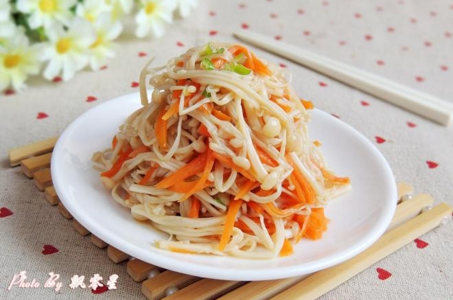 胡萝卜拌金针菇