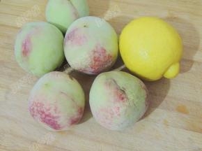 原材料：桃子，柠檬，白糖