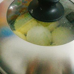 蒸好后，再焖5分钟左右再打开。