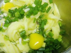 加了三个鹌鹑蛋，如果釆用鸡蛋只能用一个