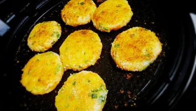 煎两面金黄即可