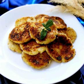 表皮稍脆，口感软糯。