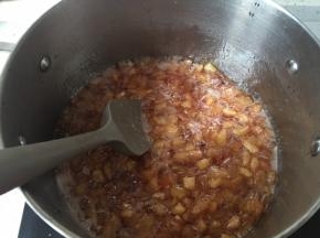 注意搅拌，防止粘锅