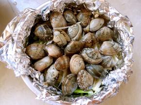 花甲洗干净铺好