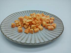 先切片然后再切小丁，不能切太厚