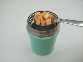 再放入煮过的番薯丁，