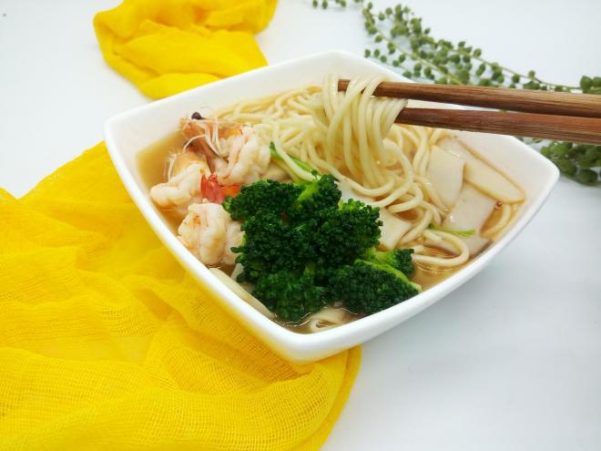鲜虾时蔬面