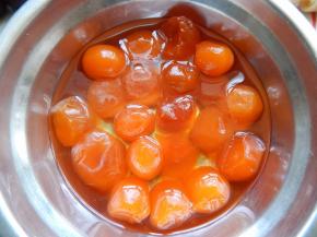 蛋黄放油里泡一个晚上