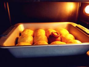 入烤箱进行二次发酵，大约50分钟左右